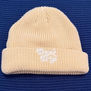 Free & Easy Beige Knit Beanie
